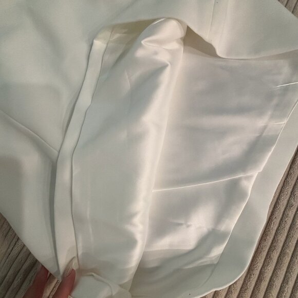 Meshki Best seller Gwyneth Off Shoulder Bow Mini Dress - White- Large - Picture 9 of 9